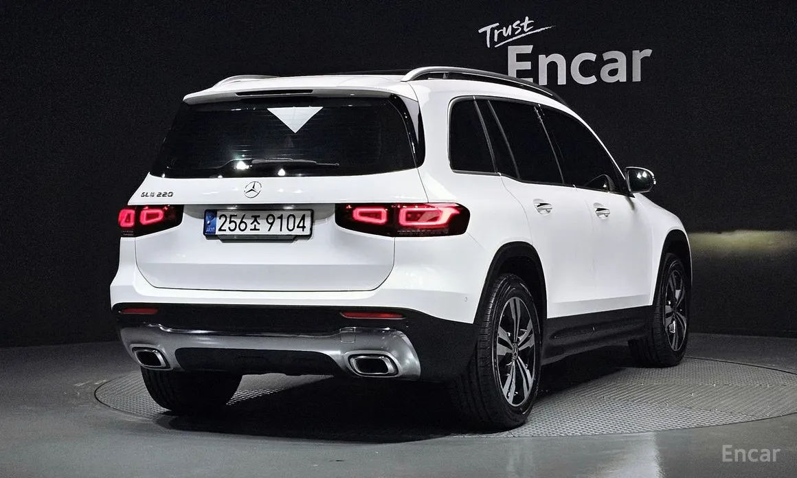 Фото 2 - Mercedes-Benz GLB-Class