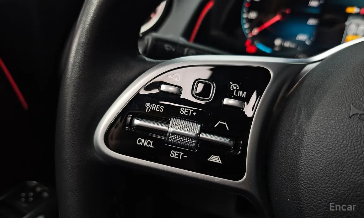 Фото 20 - Mercedes-Benz GLB-Class