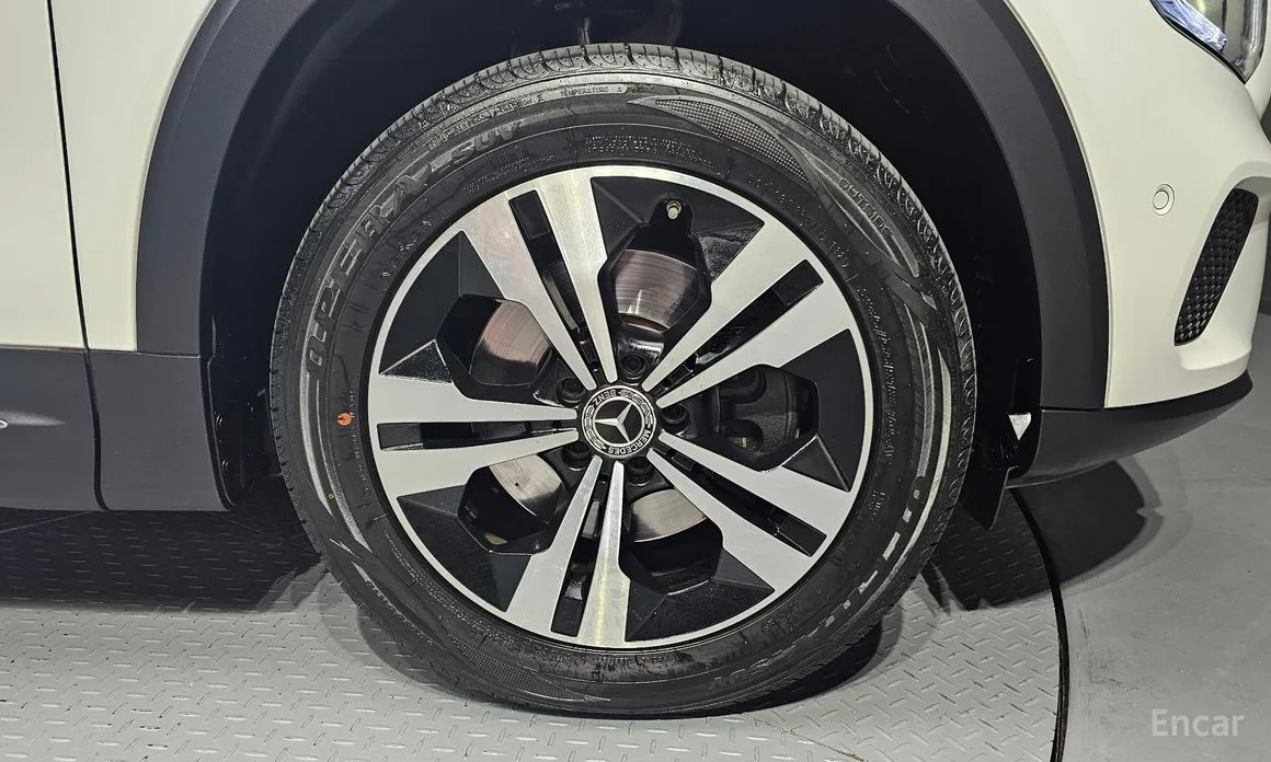 Фото 5 - Mercedes-Benz GLB-Class