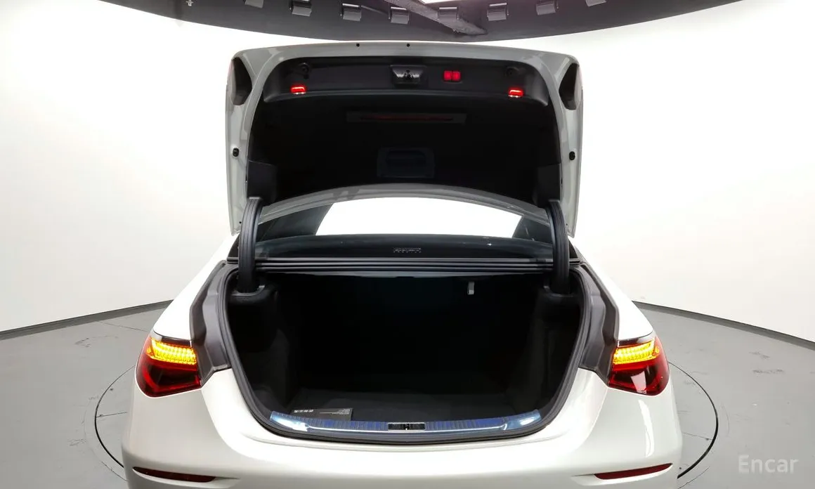 Фото 20 - Mercedes-Benz S-Class