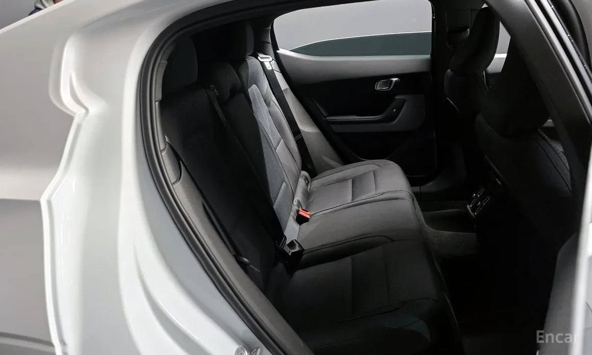 Фото 12 - Polestar 2