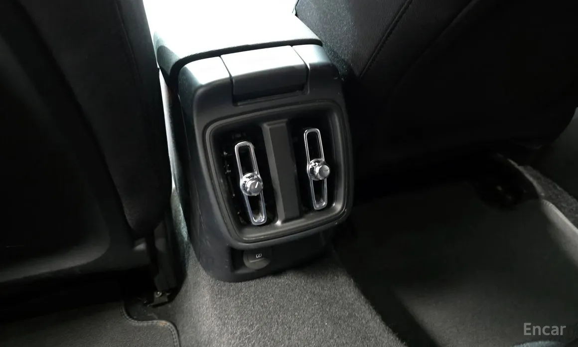 Фото 18 - Polestar 2