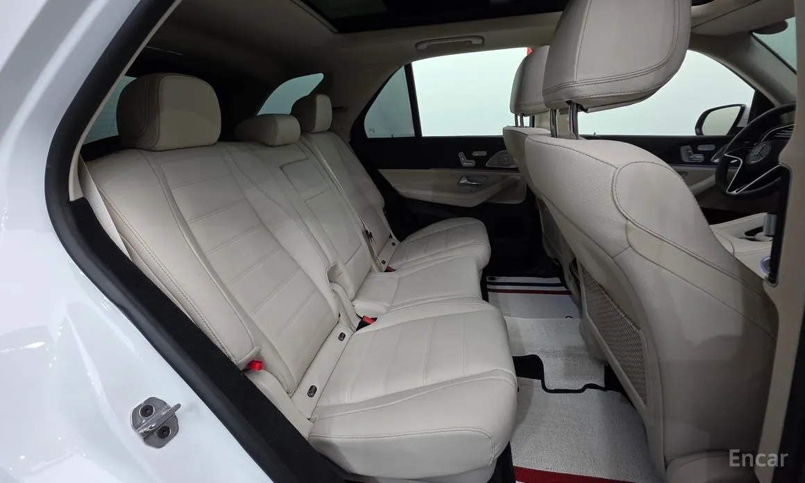 Фото 19 - Mercedes-Benz GLE-Class