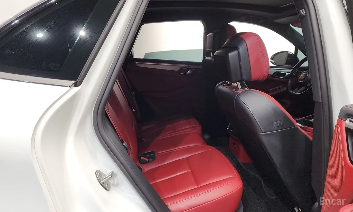 Фото 12 - Porsche Macan