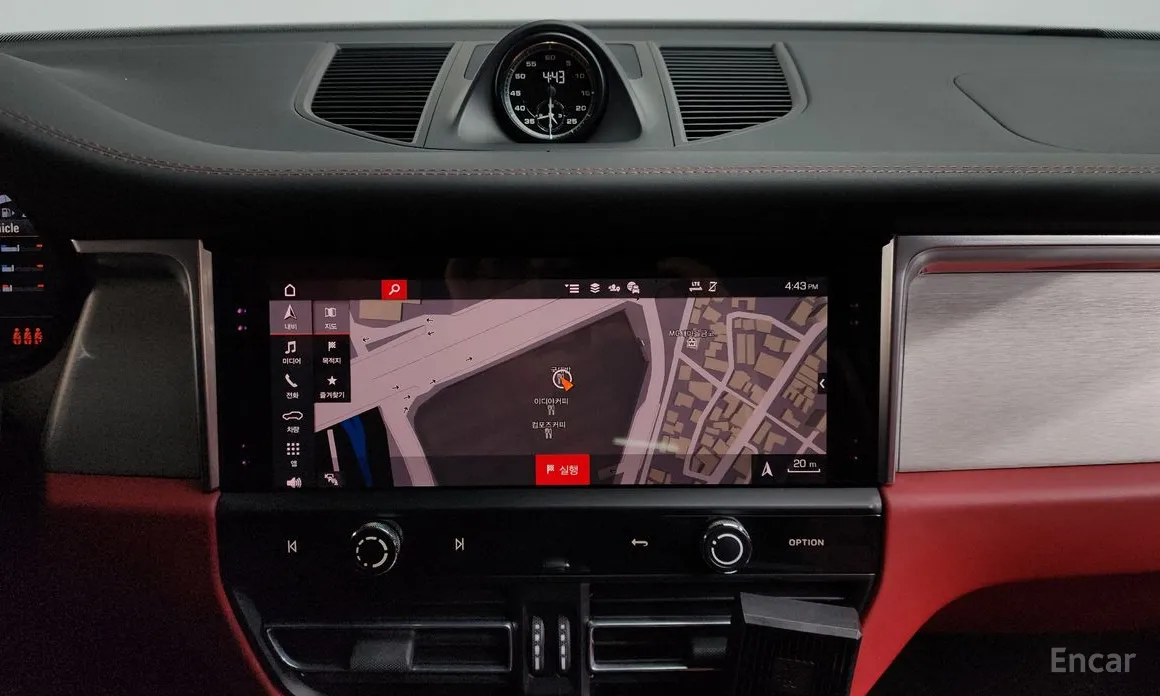 Фото 14 - Porsche Macan