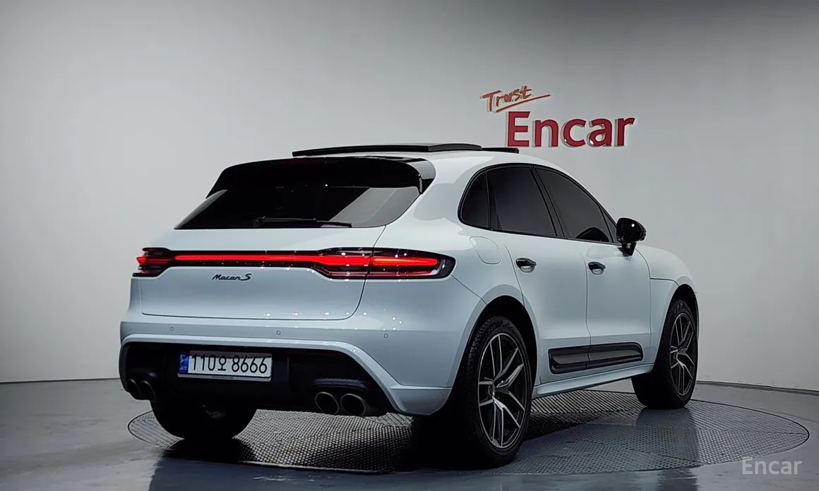 Фото 2 - Porsche Macan