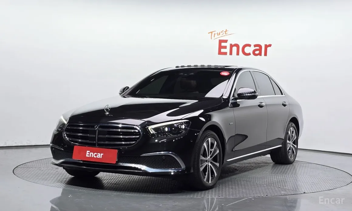 Фото 1 - Mercedes-Benz E-Class