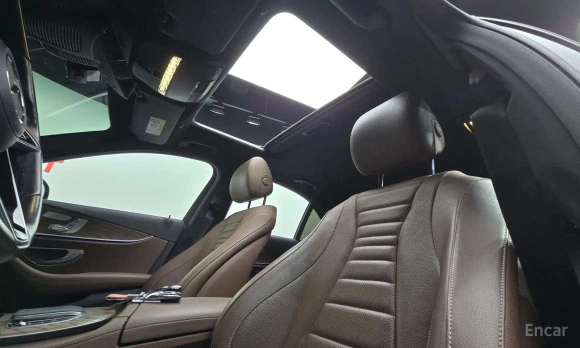 Фото 19 - Mercedes-Benz E-Class