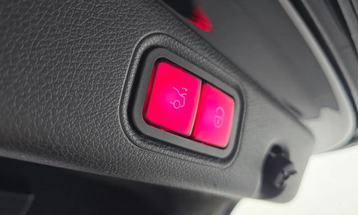 Фото 20 - Mercedes-Benz E-Class