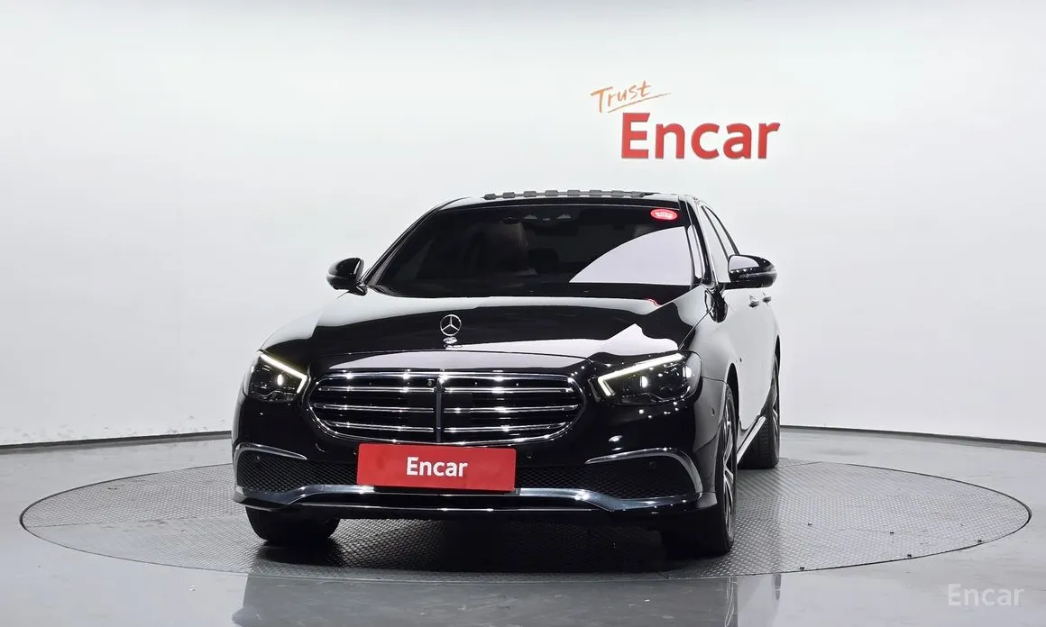 Фото 3 - Mercedes-Benz E-Class