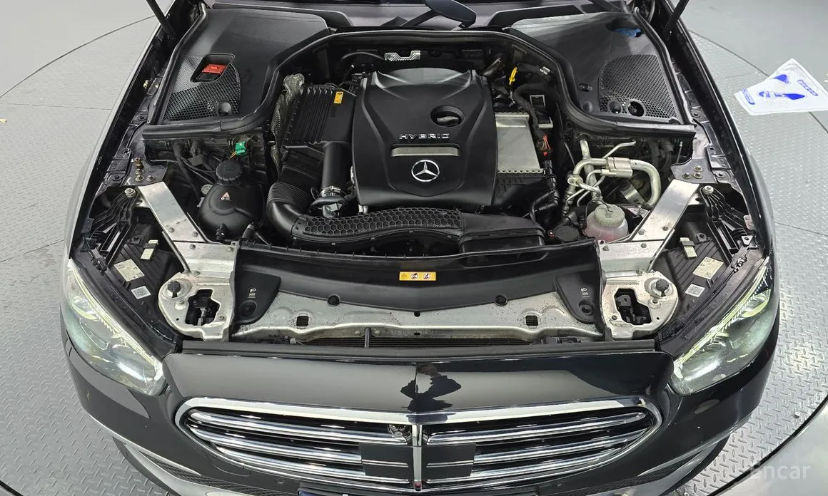 Фото 6 - Mercedes-Benz E-Class