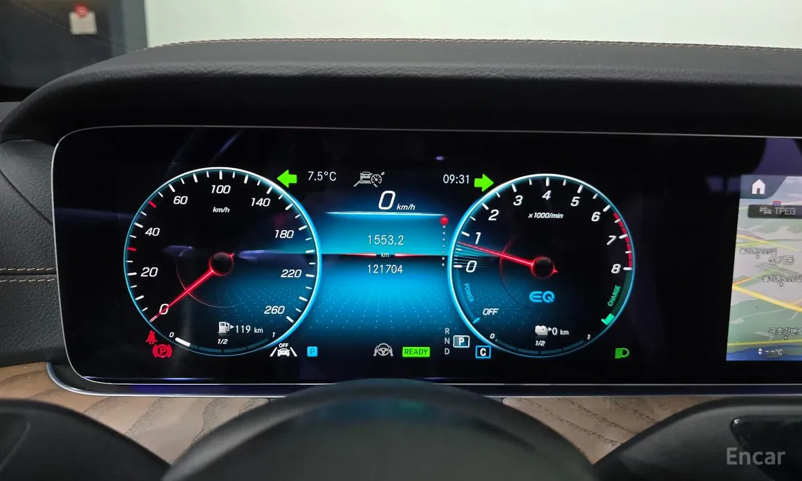 Фото 8 - Mercedes-Benz E-Class