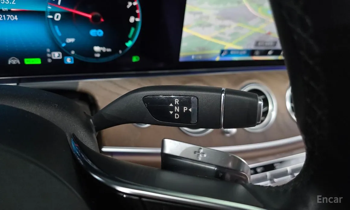 Фото 9 - Mercedes-Benz E-Class