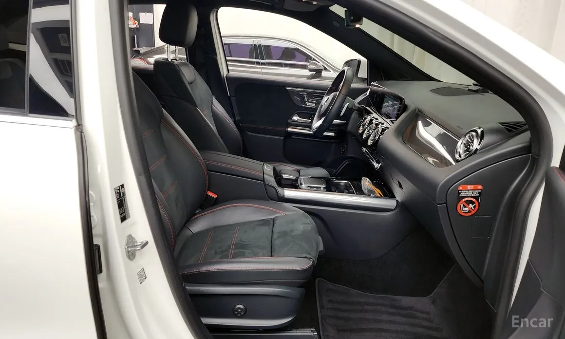 Фото 11 - Mercedes-Benz GLA-Class