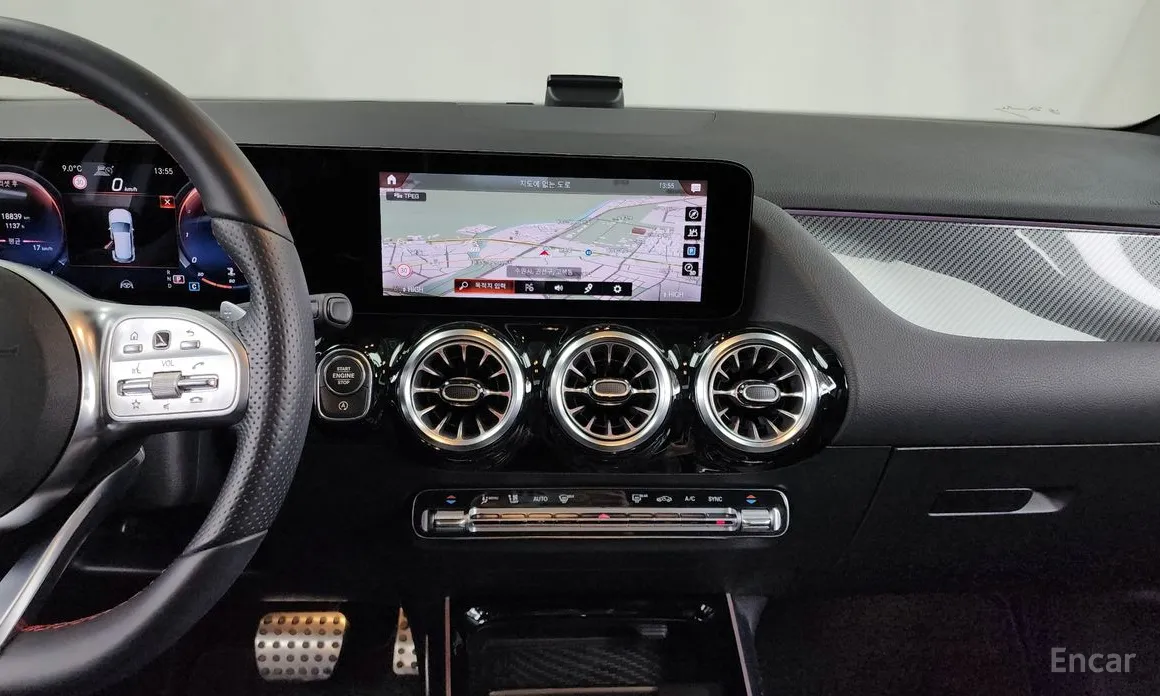 Фото 14 - Mercedes-Benz GLA-Class