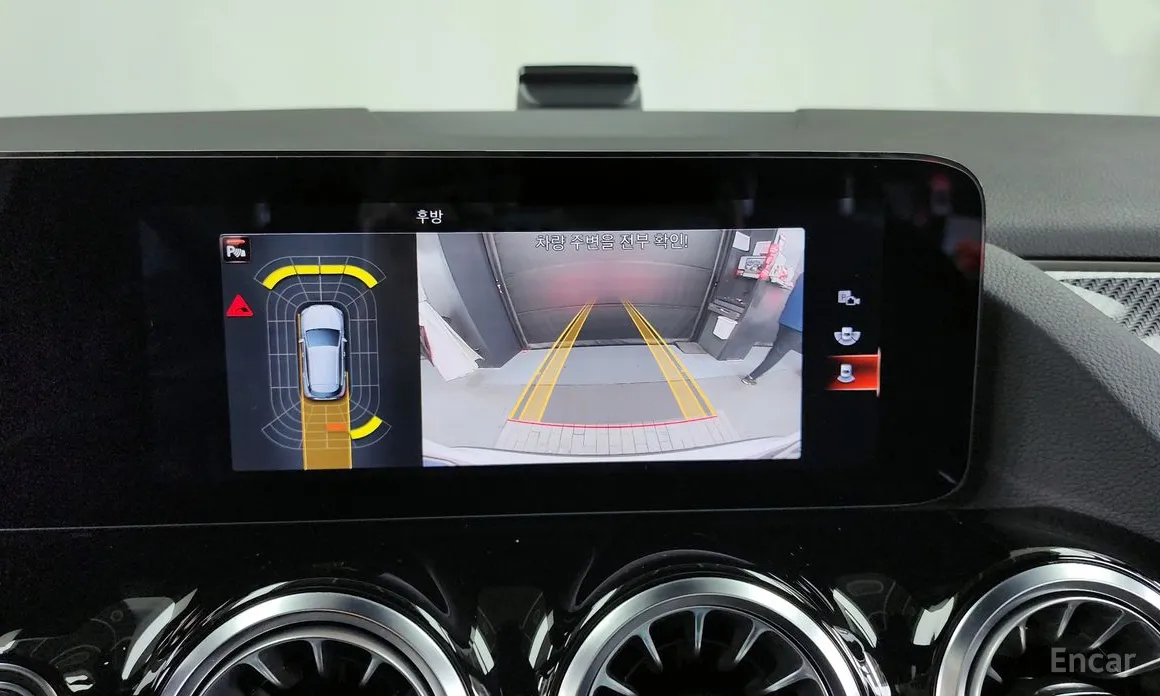 Фото 15 - Mercedes-Benz GLA-Class