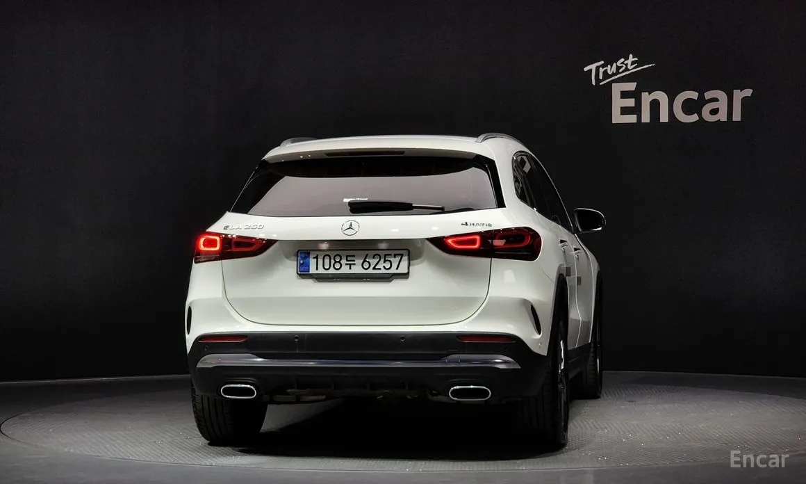 Фото 4 - Mercedes-Benz GLA-Class