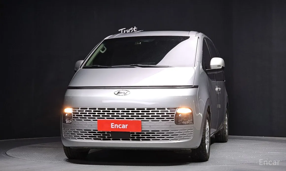 Фото 3 - Hyundai Staria