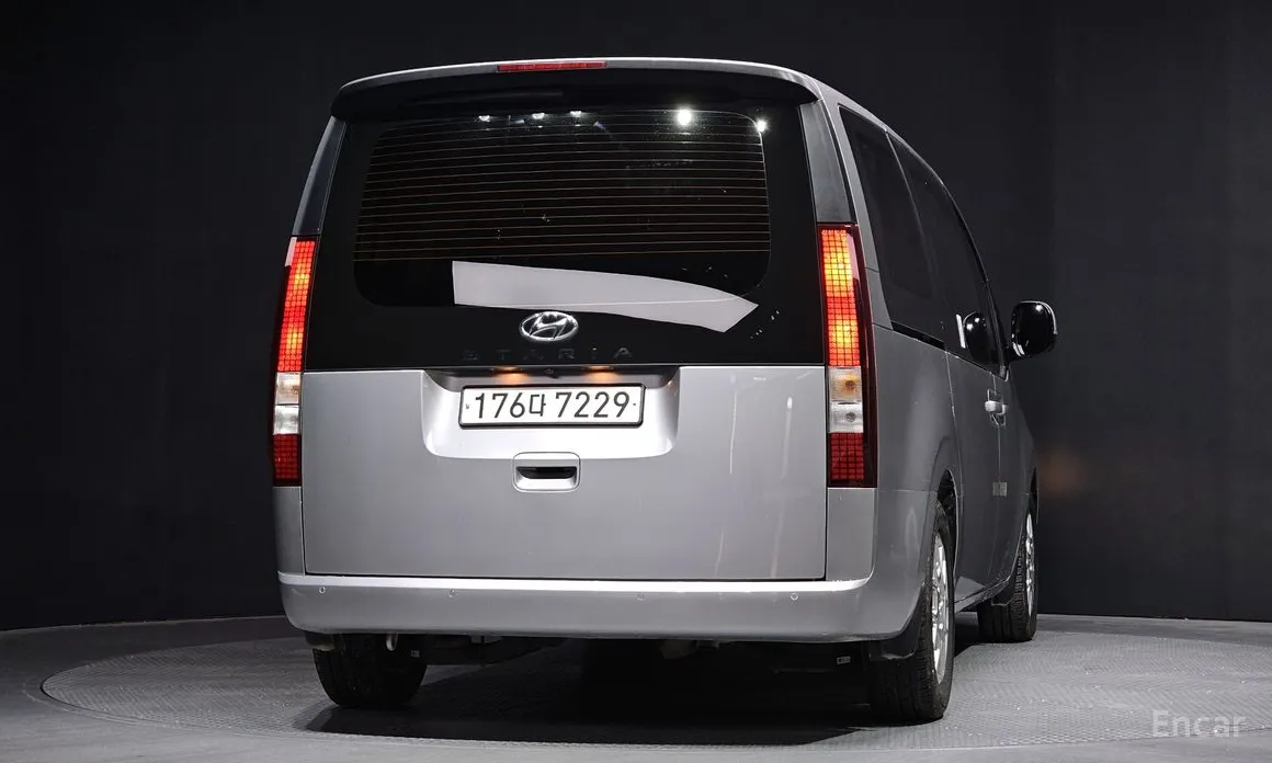 Фото 4 - Hyundai Staria