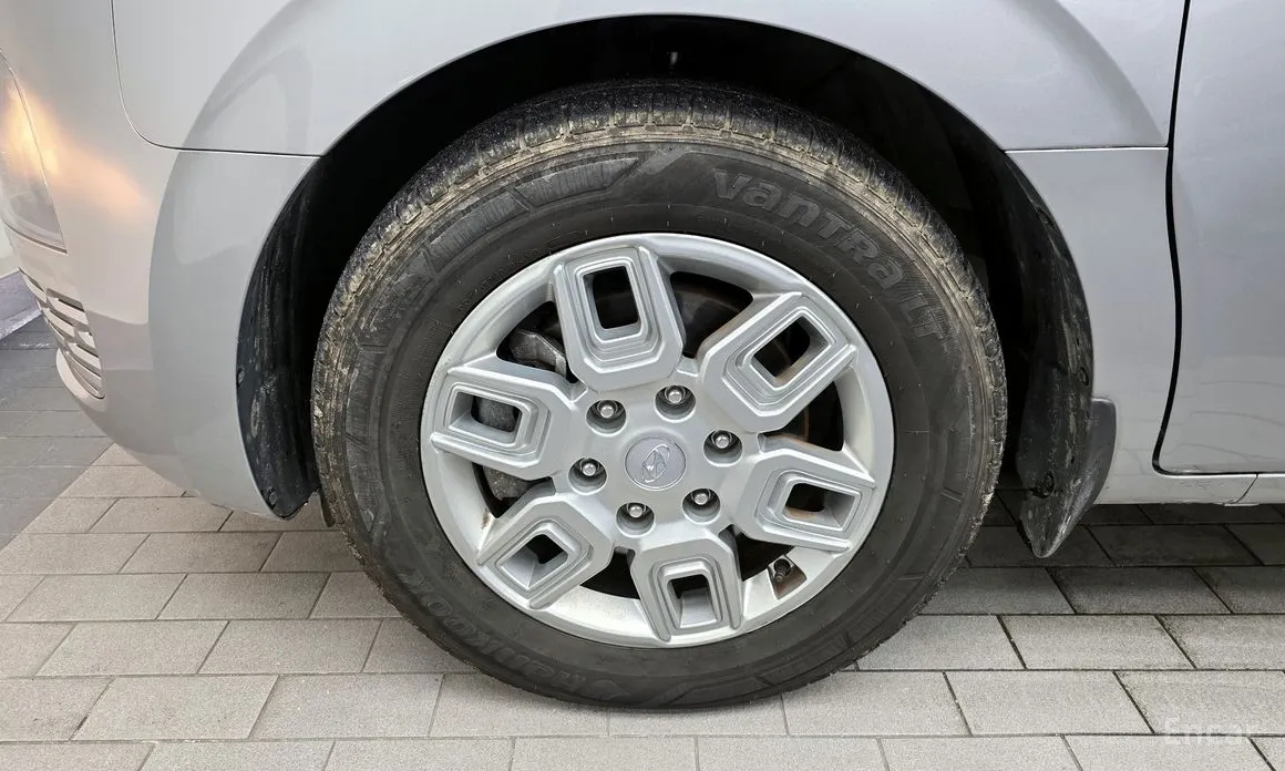 Фото 5 - Hyundai Staria