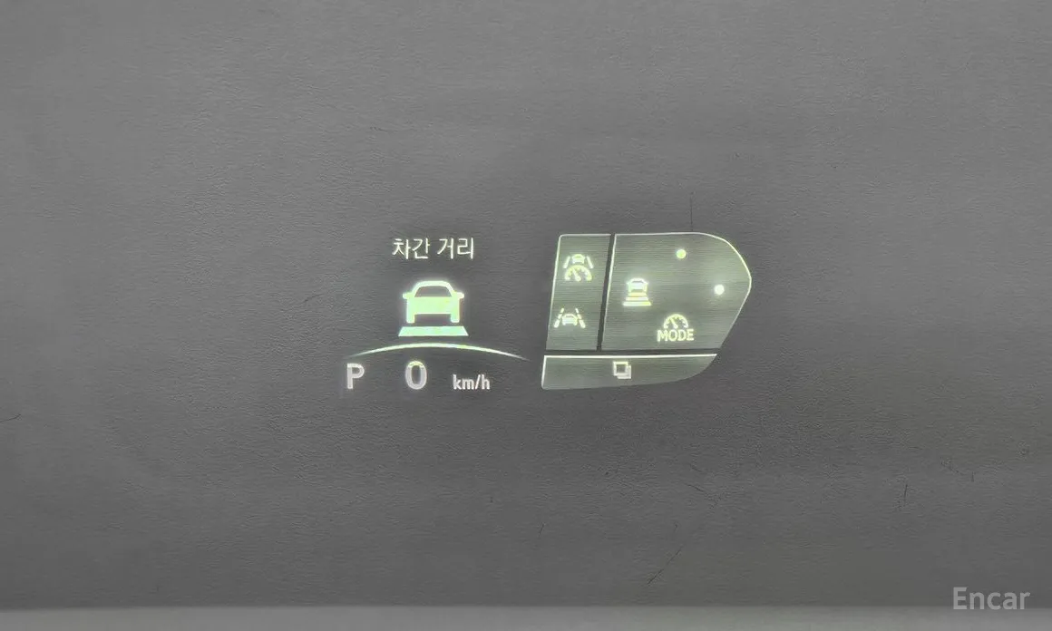 Фото 17 - Lexus RZ