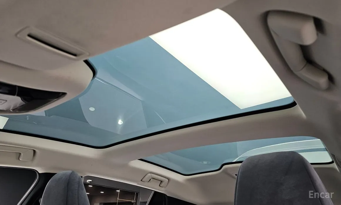 Фото 18 - Lexus RZ