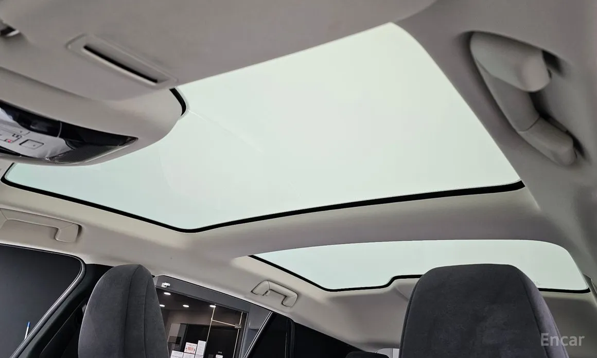 Фото 19 - Lexus RZ