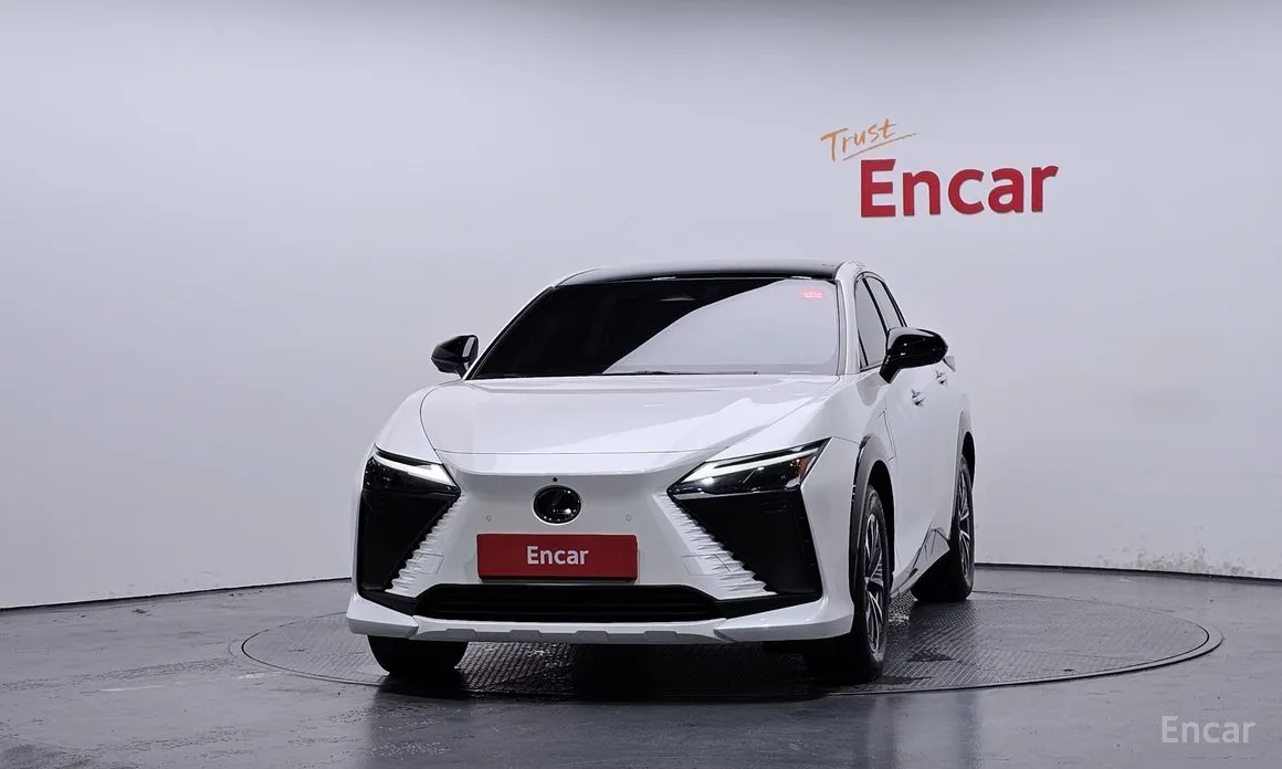 Фото 3 - Lexus RZ