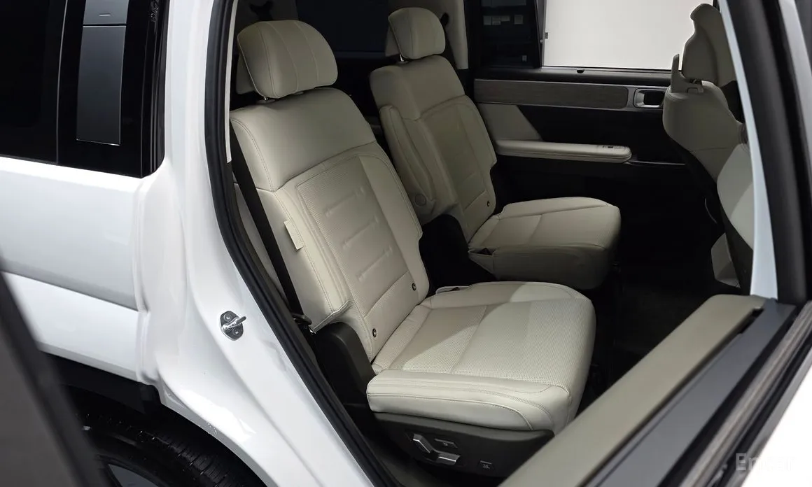 Фото 11 - Hyundai Santa Fe