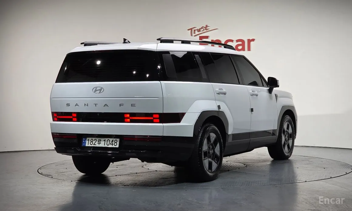 Фото 2 - Hyundai Santa Fe