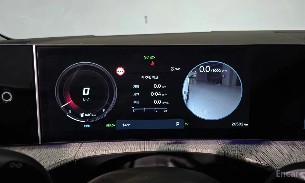 Фото 8 - Hyundai Santa Fe