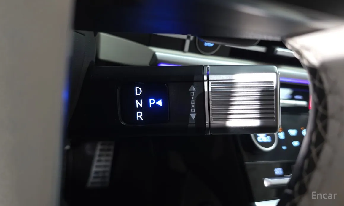 Фото 9 - Hyundai Santa Fe