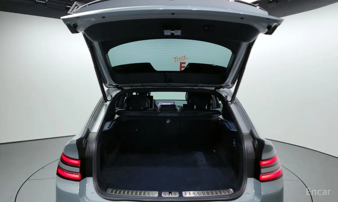 Фото 20 - Genesis GV80