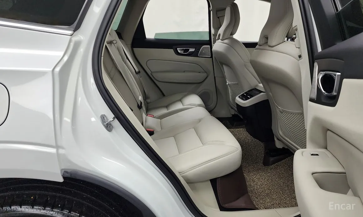 Фото 12 - Volvo XC60