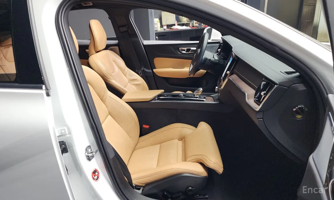 Фото 11 - Volvo S60