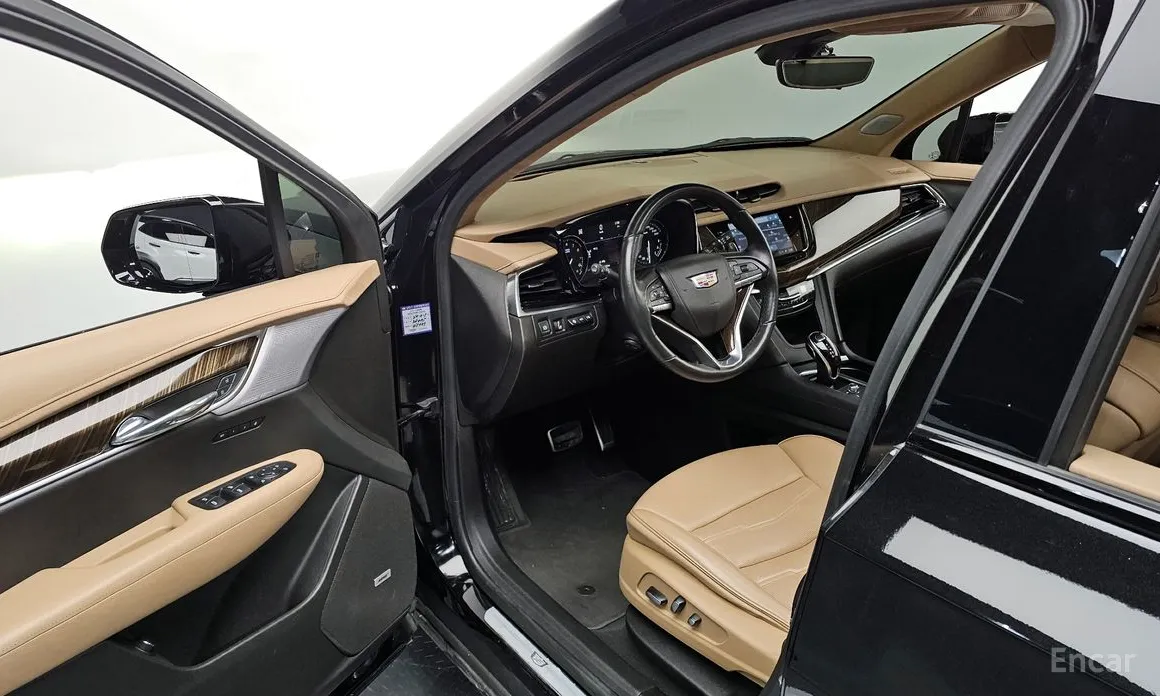 Фото 11 - Cadillac XT6