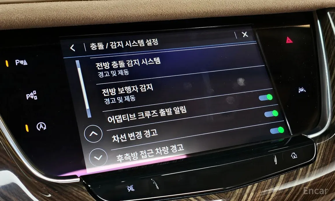 Фото 19 - Cadillac XT6