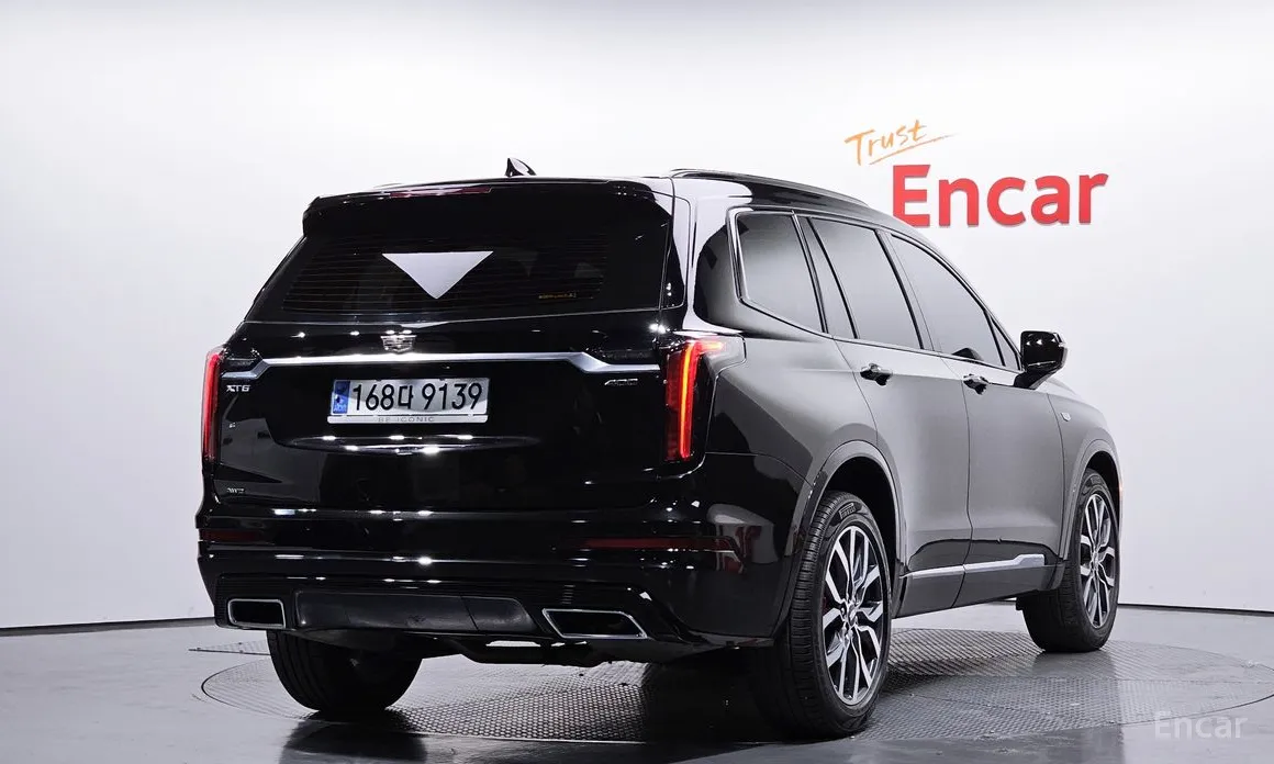 Фото 2 - Cadillac XT6