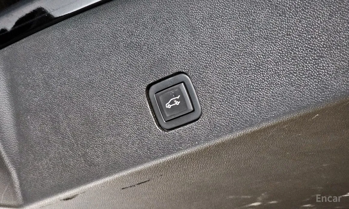 Фото 20 - Cadillac XT6