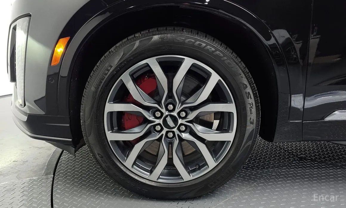 Фото 5 - Cadillac XT6