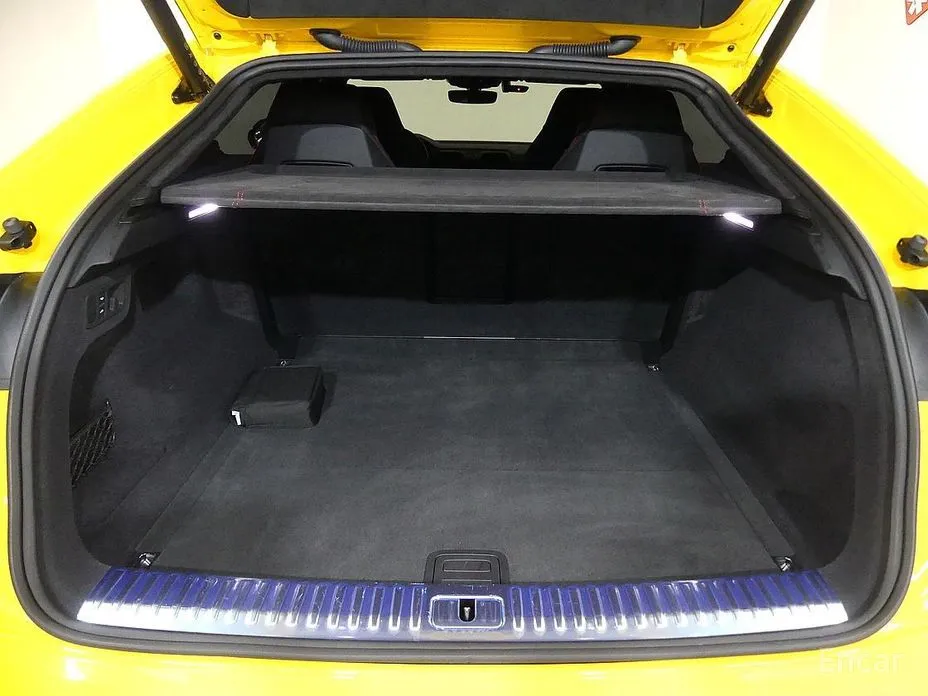 Фото 10 - Lamborghini Urus