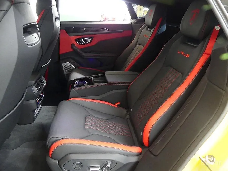 Фото 16 - Lamborghini Urus