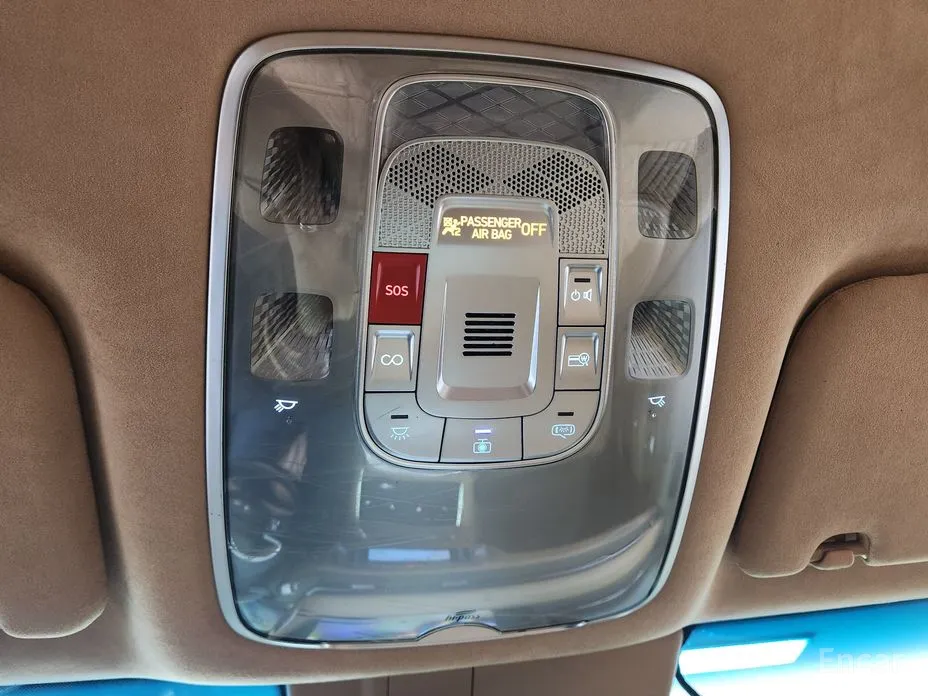 Фото 11 - Genesis G90