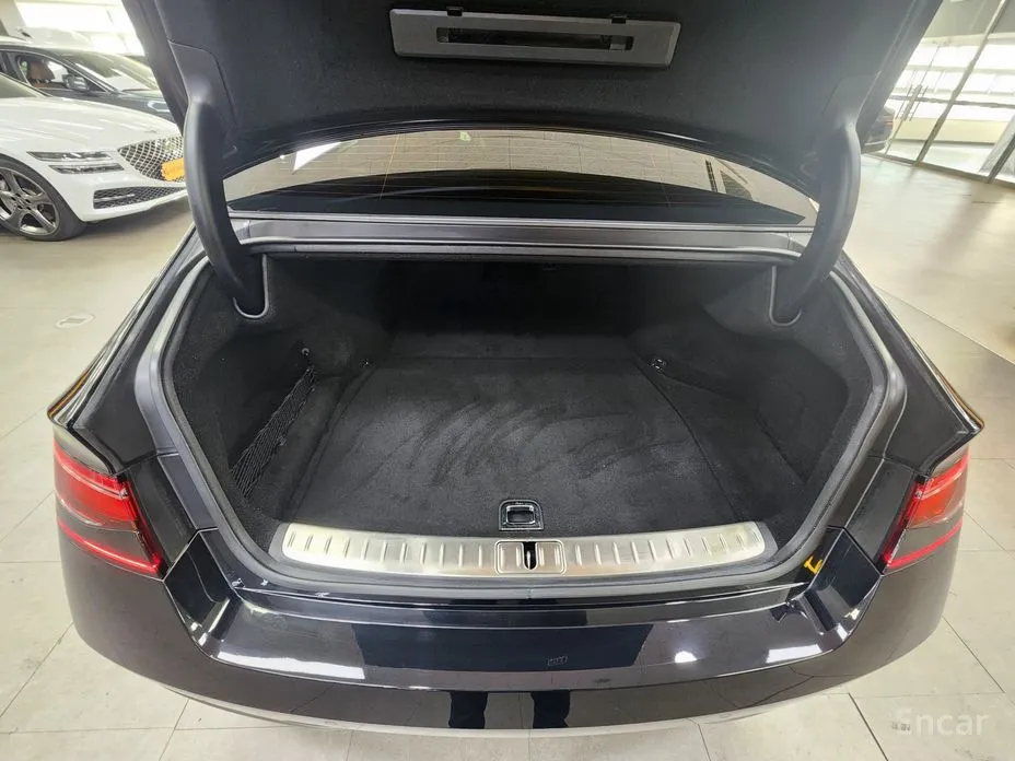 Фото 19 - Genesis G90