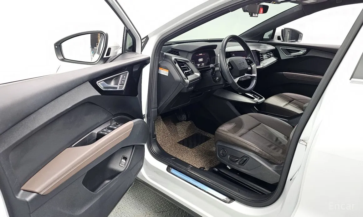 Фото 10 - Audi Q4 e-tron