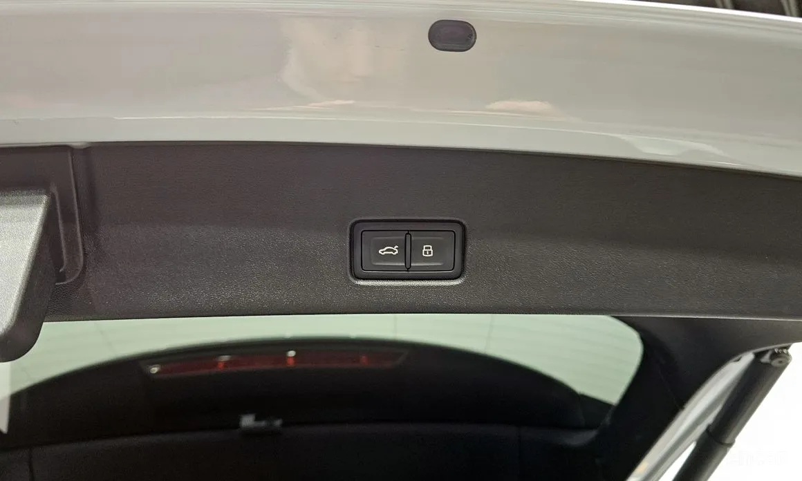 Фото 20 - Audi Q4 e-tron