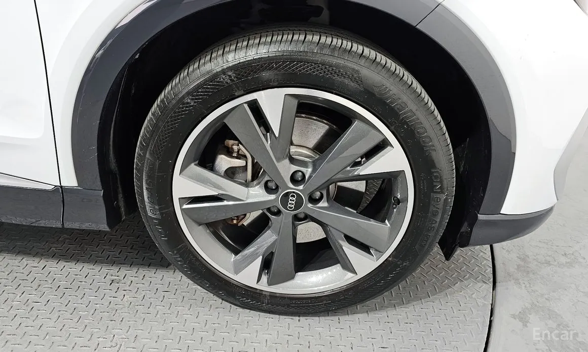 Фото 5 - Audi Q4 e-tron