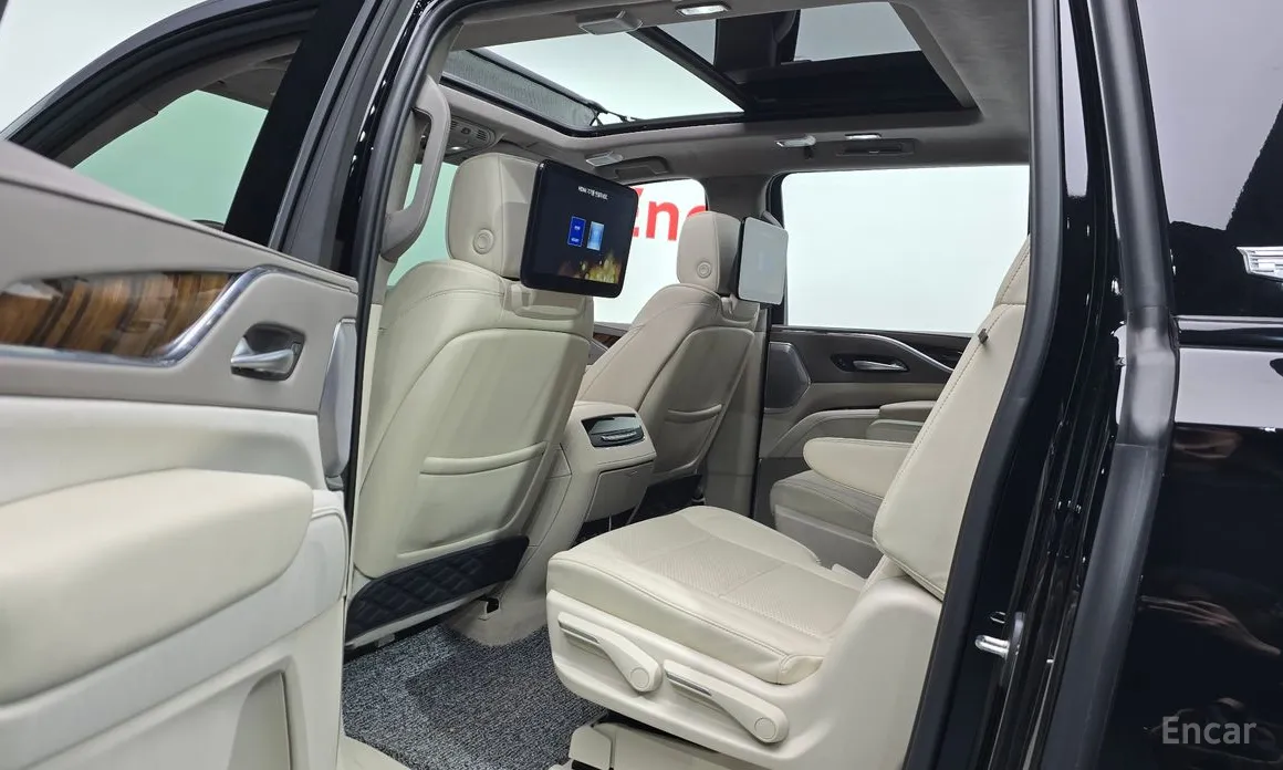 Фото 12 - Cadillac Escalade