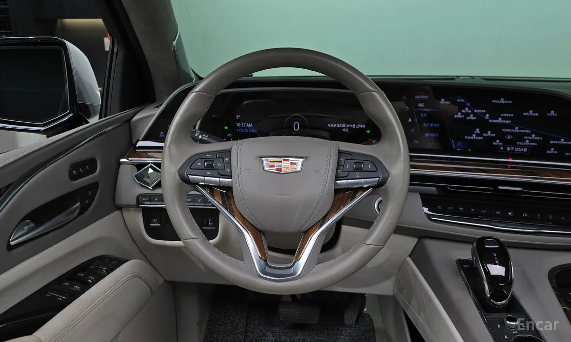 Фото 13 - Cadillac Escalade