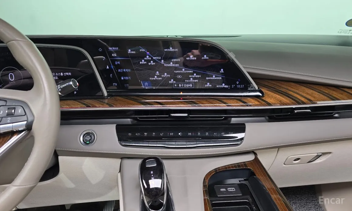 Фото 15 - Cadillac Escalade